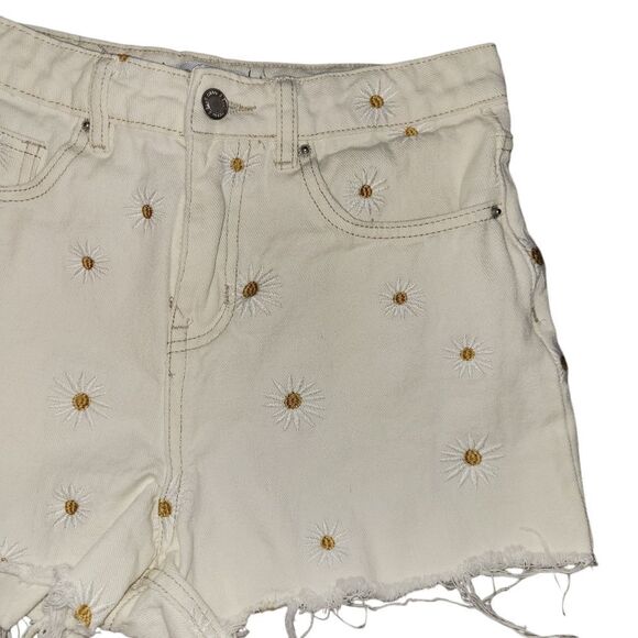 KHAKI AND BLUE DAISY SHORTS. ^ - Picture 2 of 6